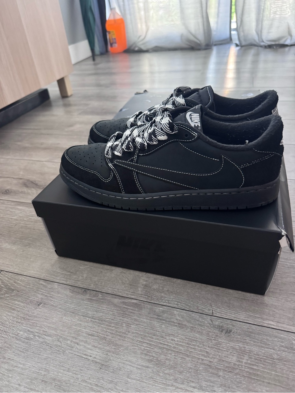 Travis Scott black Phantom